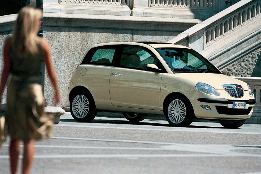 Lancia Ypsilon 2003 года  (фото 22 из 114)